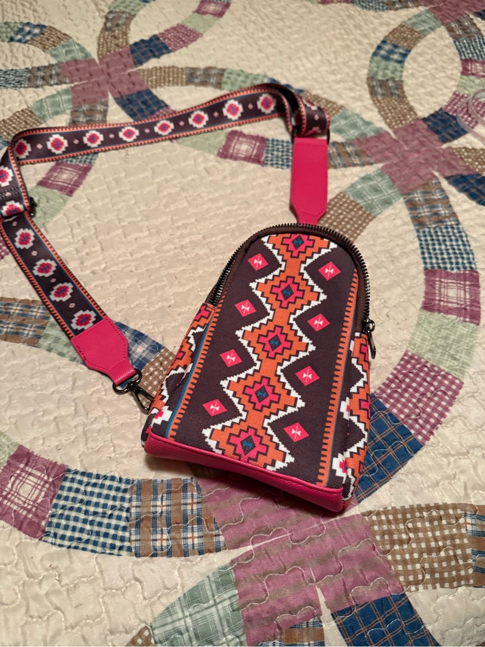 Source Unknown Pink and Brown Geometric Crossbody Bag with Patterned Strap